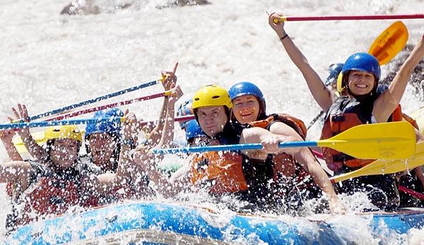 San José de Maipo, Rafting y escalada